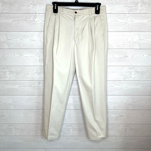 Dockers tan pleated front Khakis Classic fit Size 34X30 - Picture 1 of 5